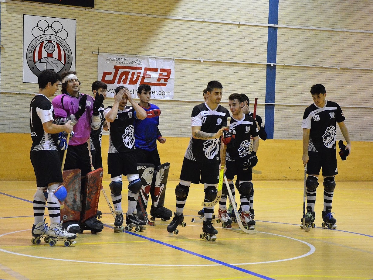 Selecci&oacute;n de fotos del derbi navarro Iru&ntilde;a hockey - Oberena en la Rochapea